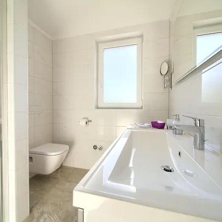 Βίλα With Pool Near, Sandy Beach, Quiet Area Traveler Tourist Agency Krk - Id 2215 *