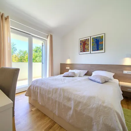 With Pool Near, Sandy Beach, Quiet Area Traveler Tourist Agency Krk - Id 2215 Vila *