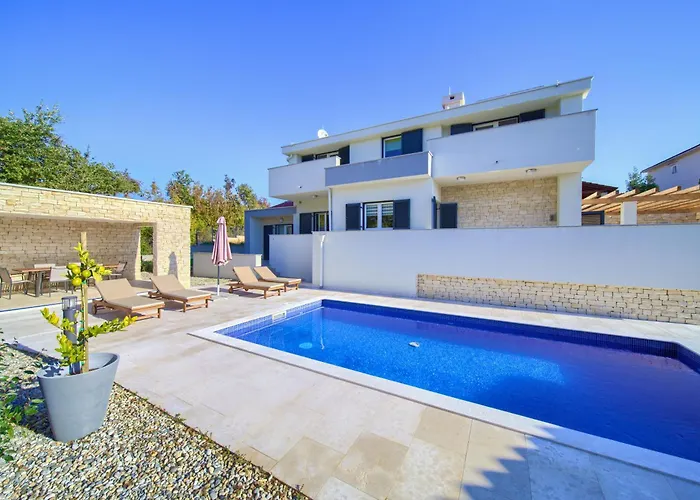 Vila With Pool Near, Sandy Beach, Quiet Area Traveler Tourist Agency Krk - Id 2215 *